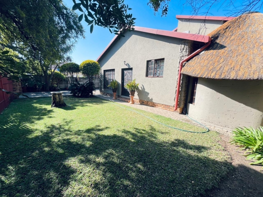 4 Bedroom Property for Sale in Oos Einde North West